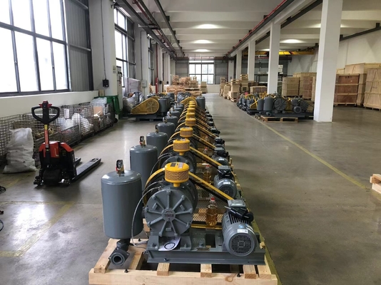 जापानी डिजाइन के साथ 2.2KW DN40 एचसी -501 एस रोटरी एयर जल उपचार ब्लोअर